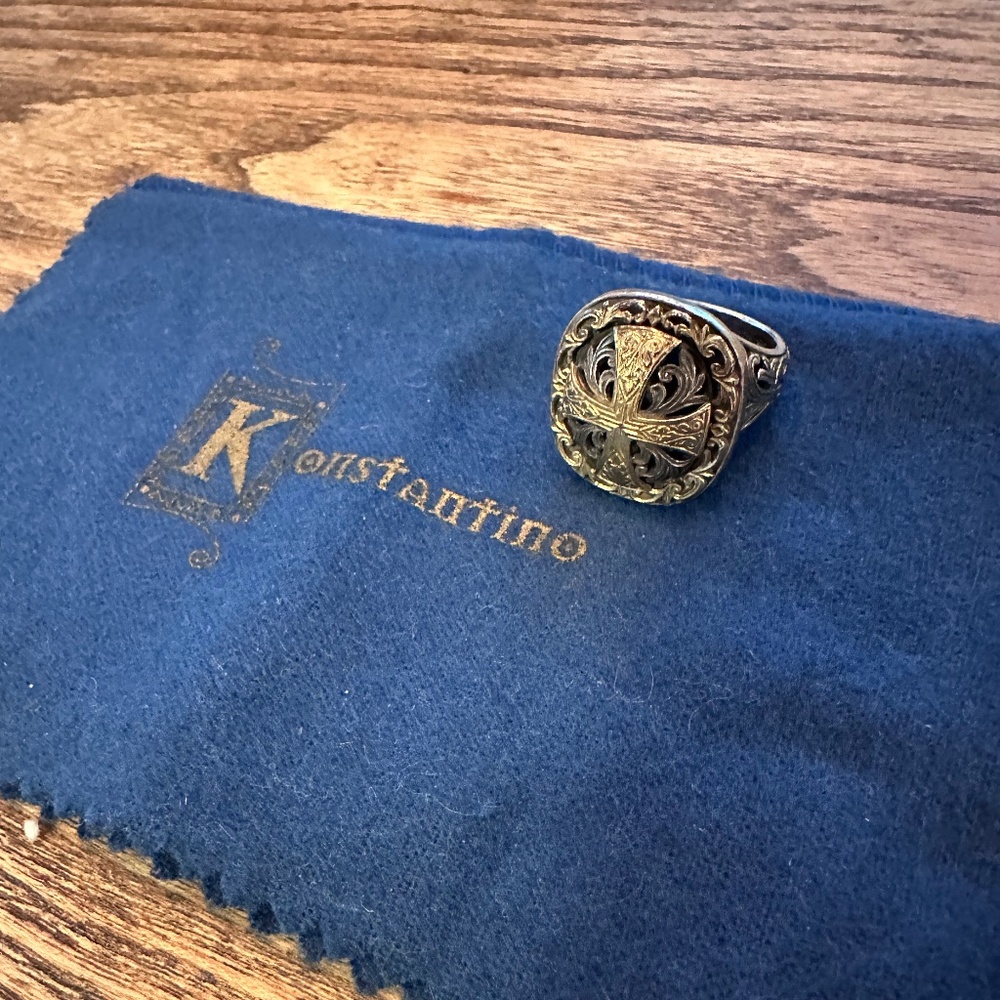 Konstantino ‘Classics’ Daphne Cross Two-Tone Ring